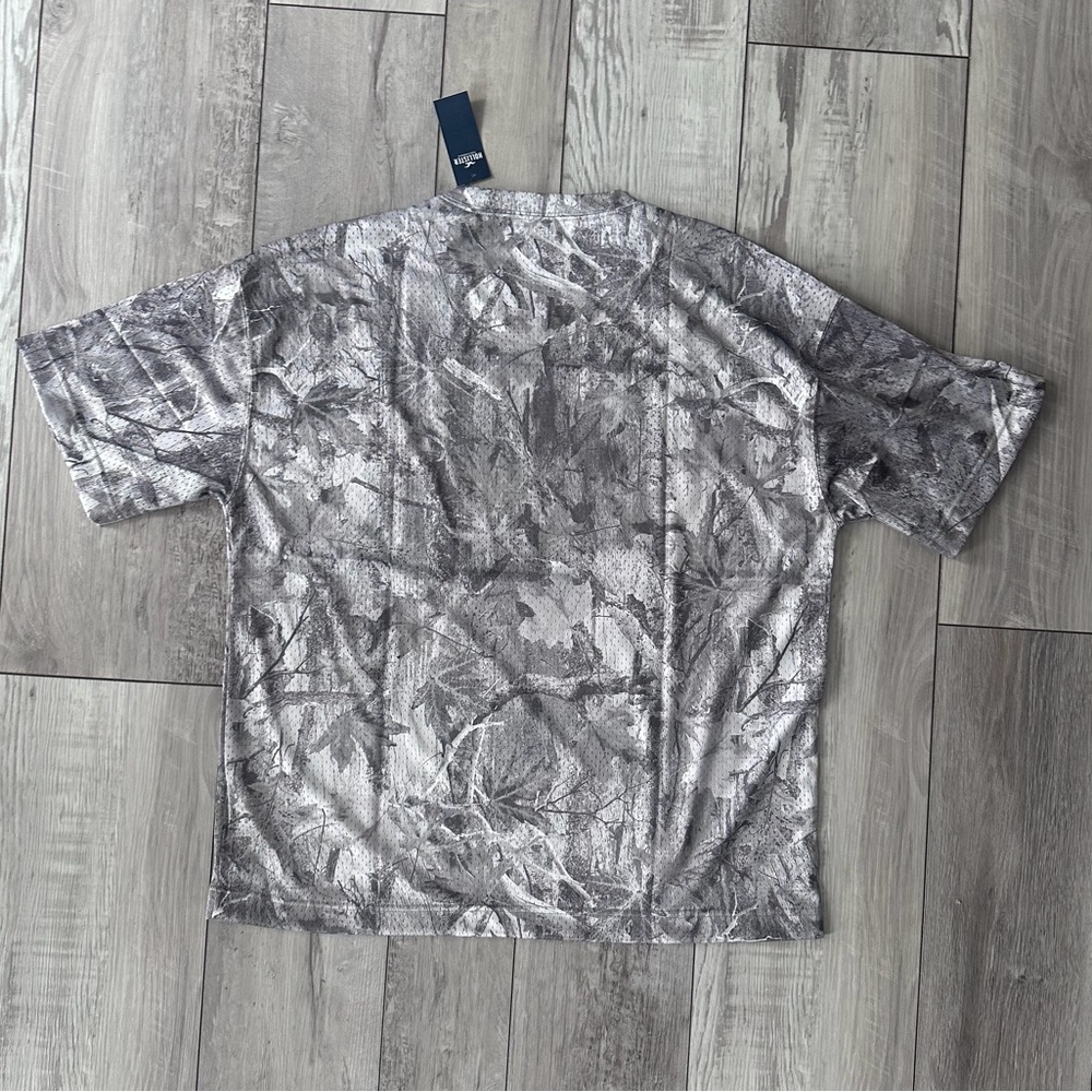 Men’s Hollister Gray Camo Jersey - Picture 3 of 3